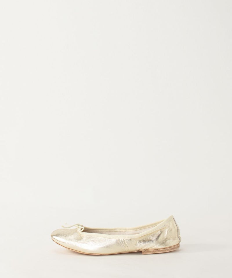 バレエシューズ