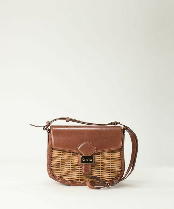 ebagos ラウンドショルダー カーフ BROWN エバゴス | マドリガル公式