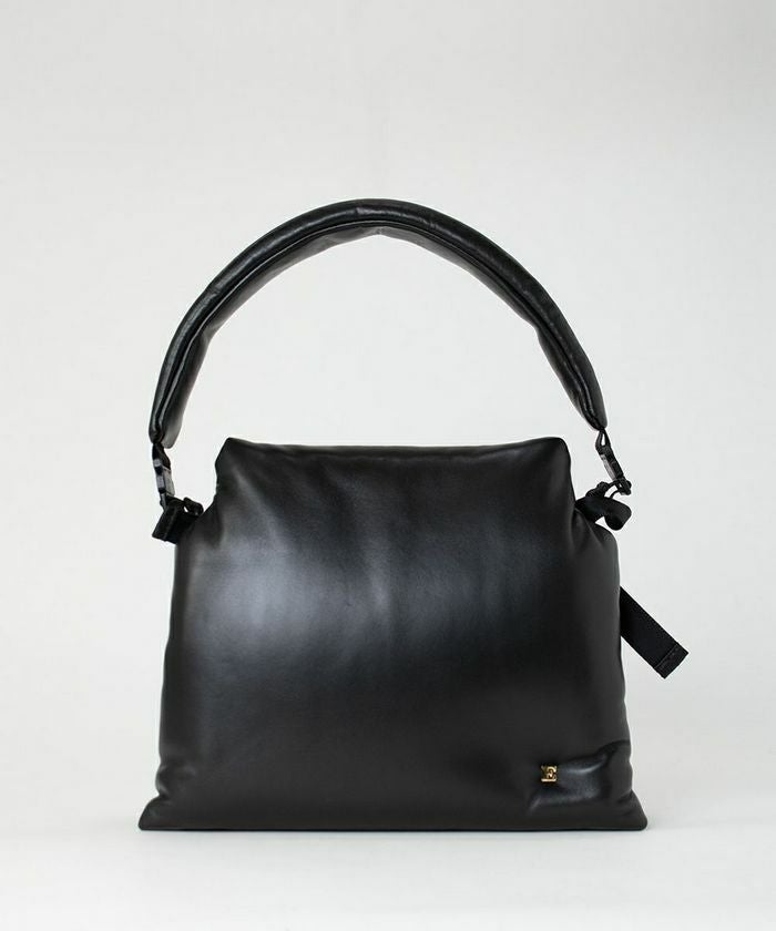 ebagos エバゴス マーガレット ショルダーバッグ ebagos ラム ショルダーバッグ BLACKエバゴス | マドリガル公式サイト
