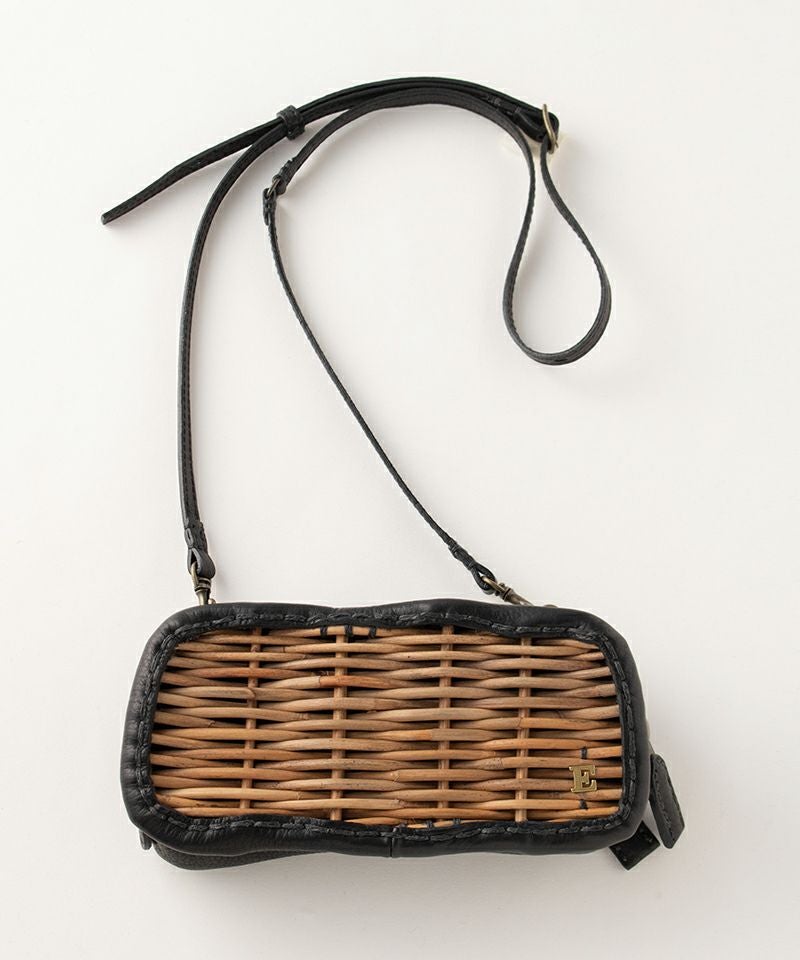 エバゴス　ウォレットショルダー ebagos エバゴス 牛革ソフトショルダーベルト付き籐付き長財布 BLACK